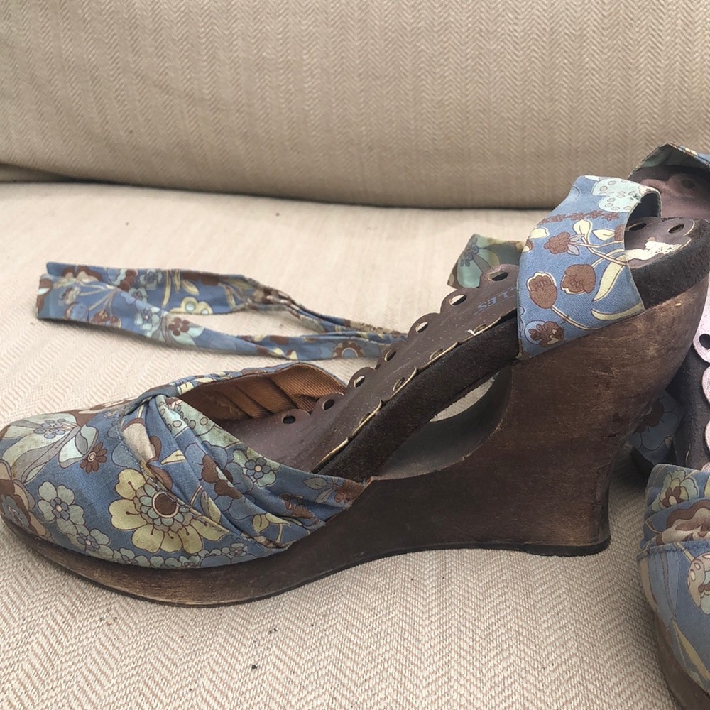 Clogs - Picture 2 of 5